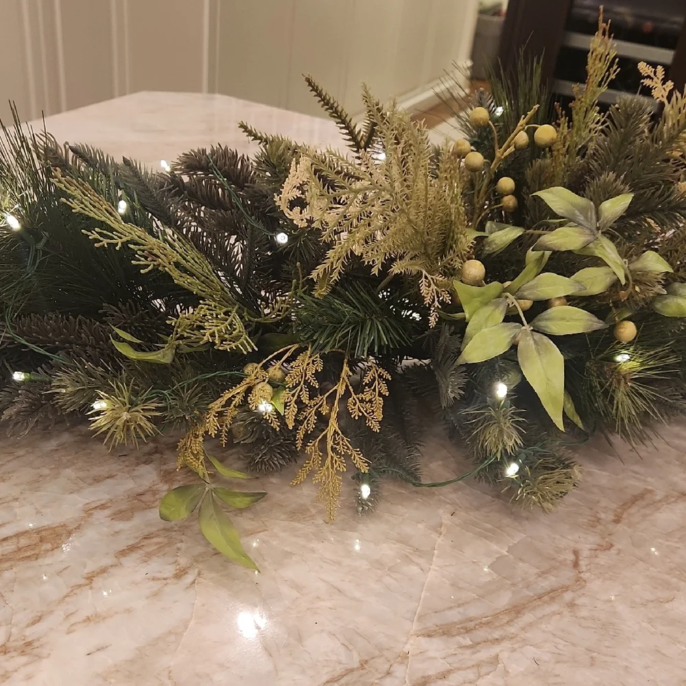 Elegant Green Christmas Holiday Garland pre lit Battery Operated